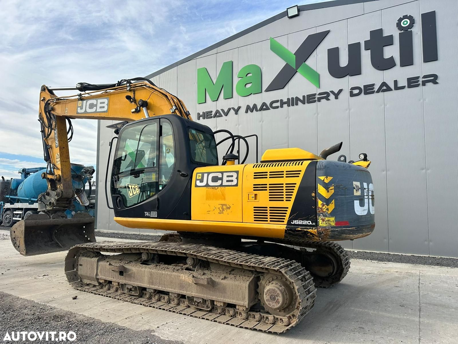 JCB JS220LC Excavator - 6