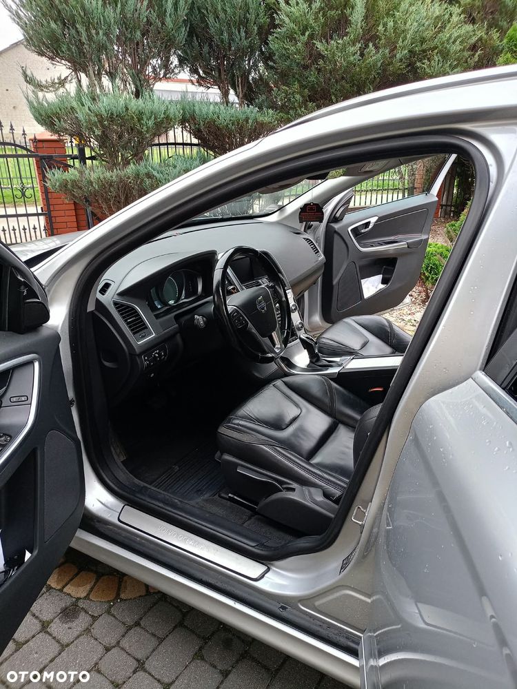 Volvo XC 60 D4 Drive-E Ocean Race - 9