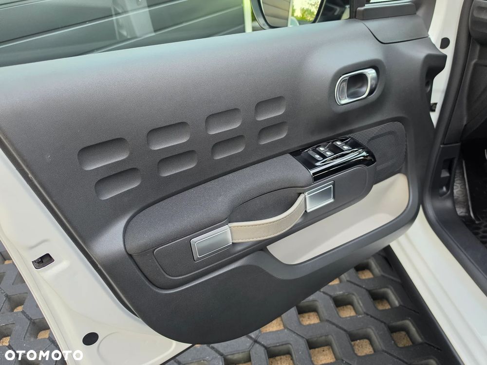 Citroën C3 1.2 PureTech Shine S&S - 26
