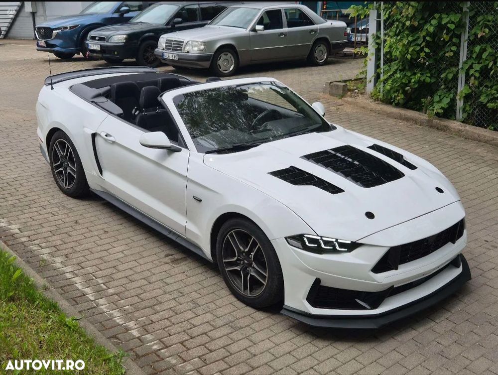 Ford Mustang - 1