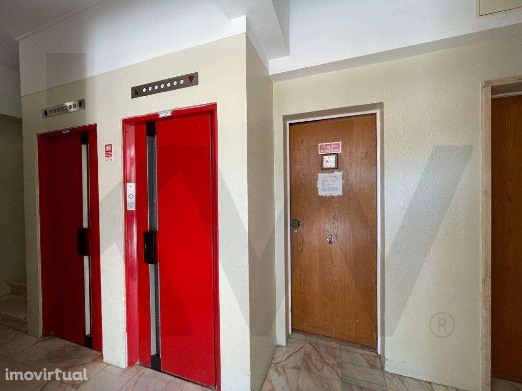 Apartamento T2 com varanda em Belém - Grande imagem: 3/23