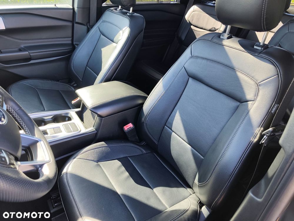 Ford Explorer - 13
