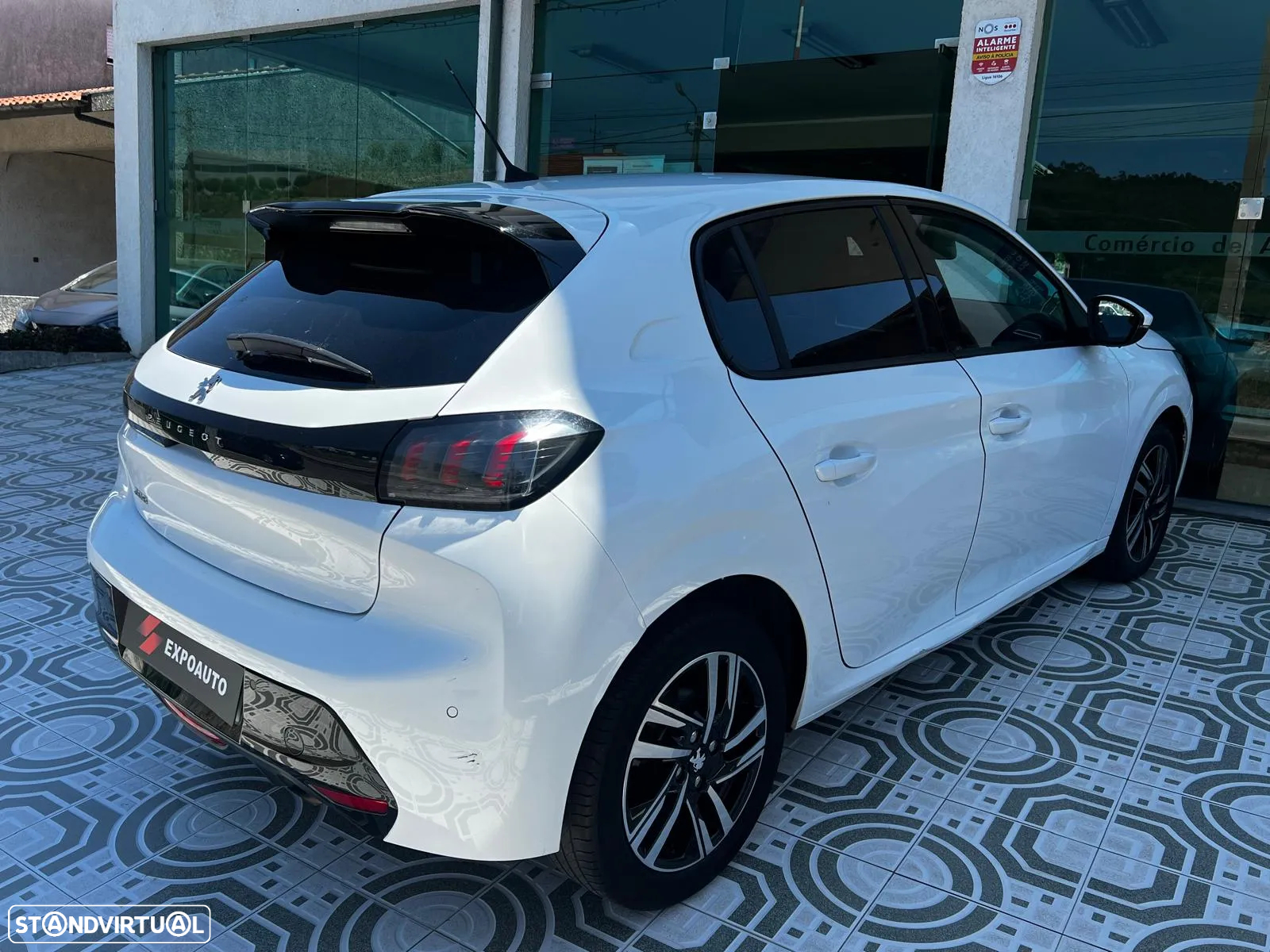 Peugeot 208 1.2 PureTech Allure Pack EAT8 - 4