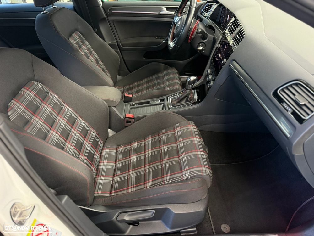 VW Golf 2.0 TSI GTI DSG Performance - 47