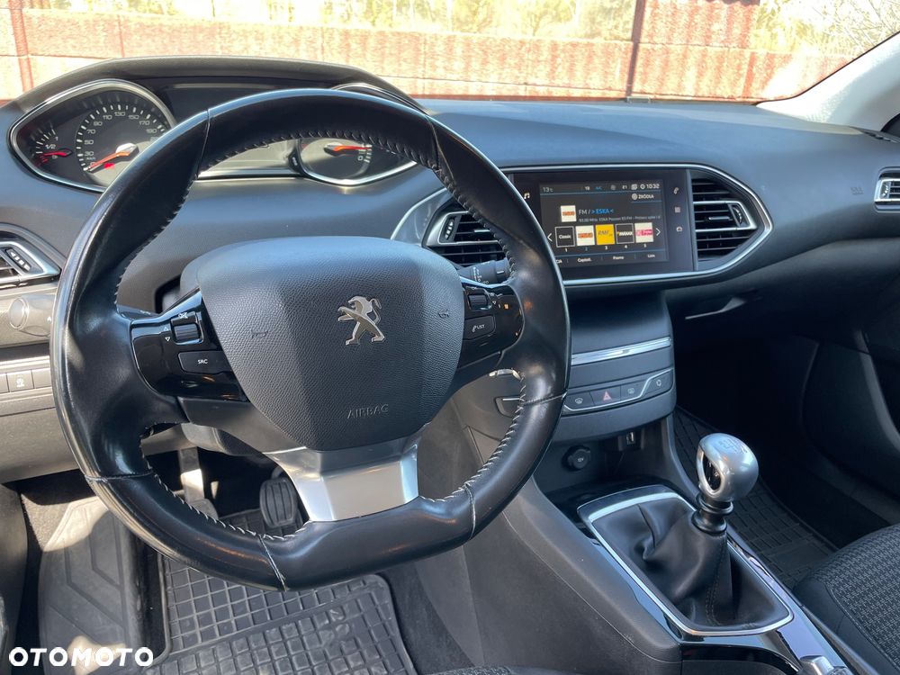 Peugeot 308 1.2 PureTech GPF Allure S&S - 23