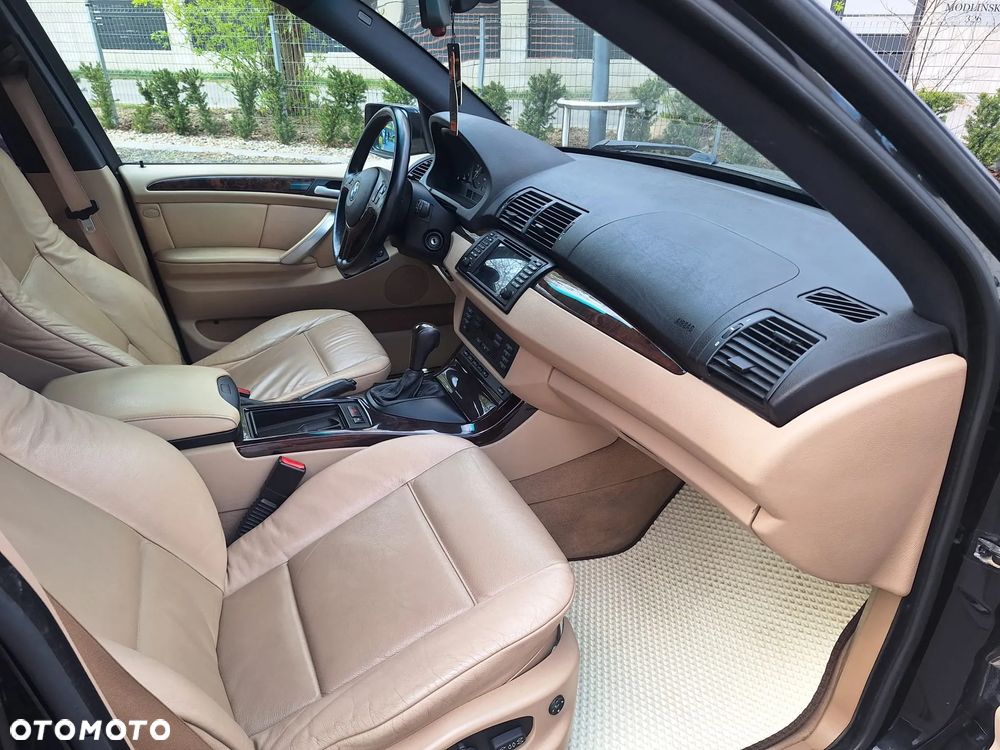 BMW X5 4.4i - 21