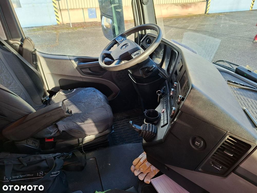 Versalift Antos 2533 L 6X2 - 26