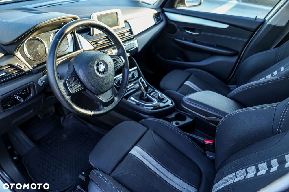 BMW Seria 2 218d - 2