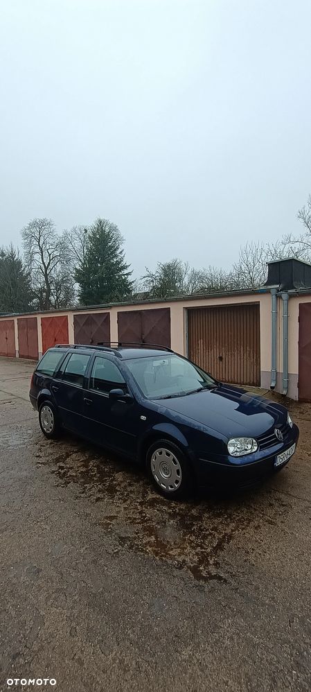 Volkswagen Golf - 4