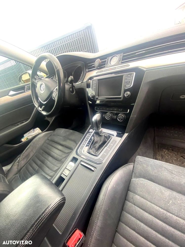 Volkswagen Passat 2.0 TDI DSG 4Motion Highline - 11