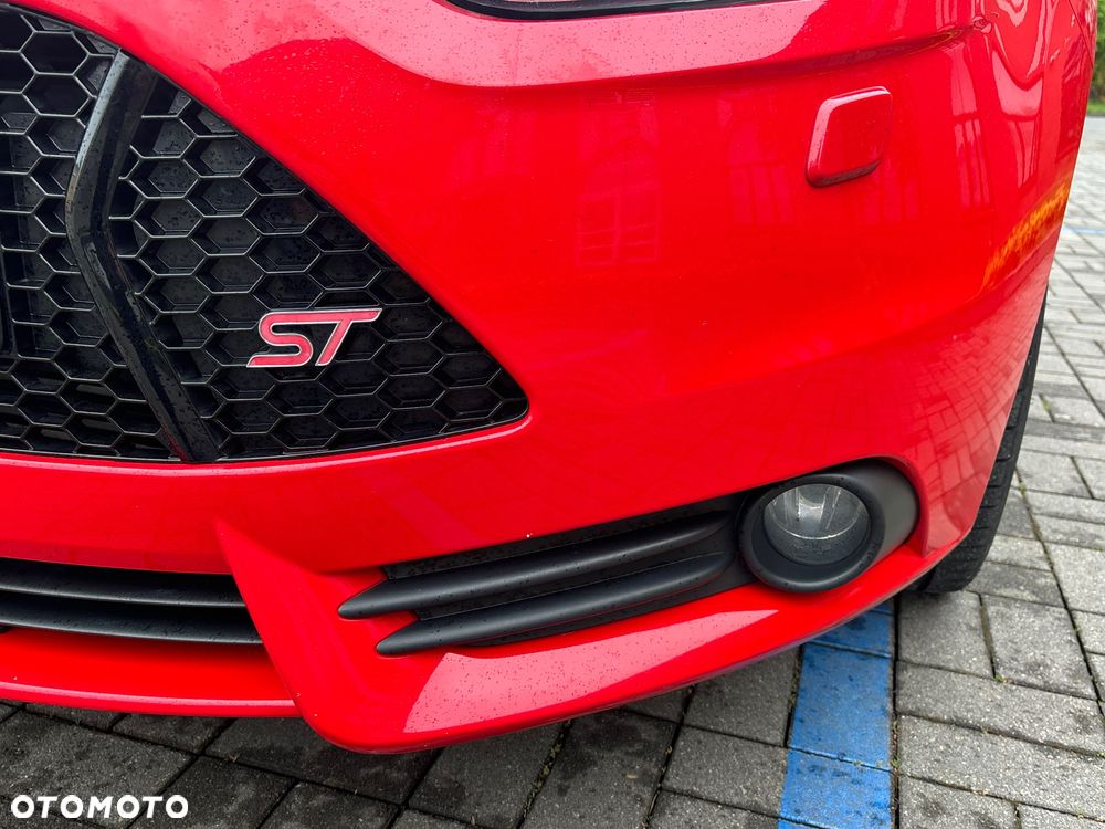 Ford Focus 2.0 EcoBoost ST mit Leder-Sport-Paket - 16
