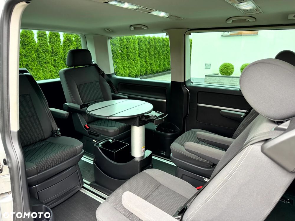 Volkswagen Multivan - 24