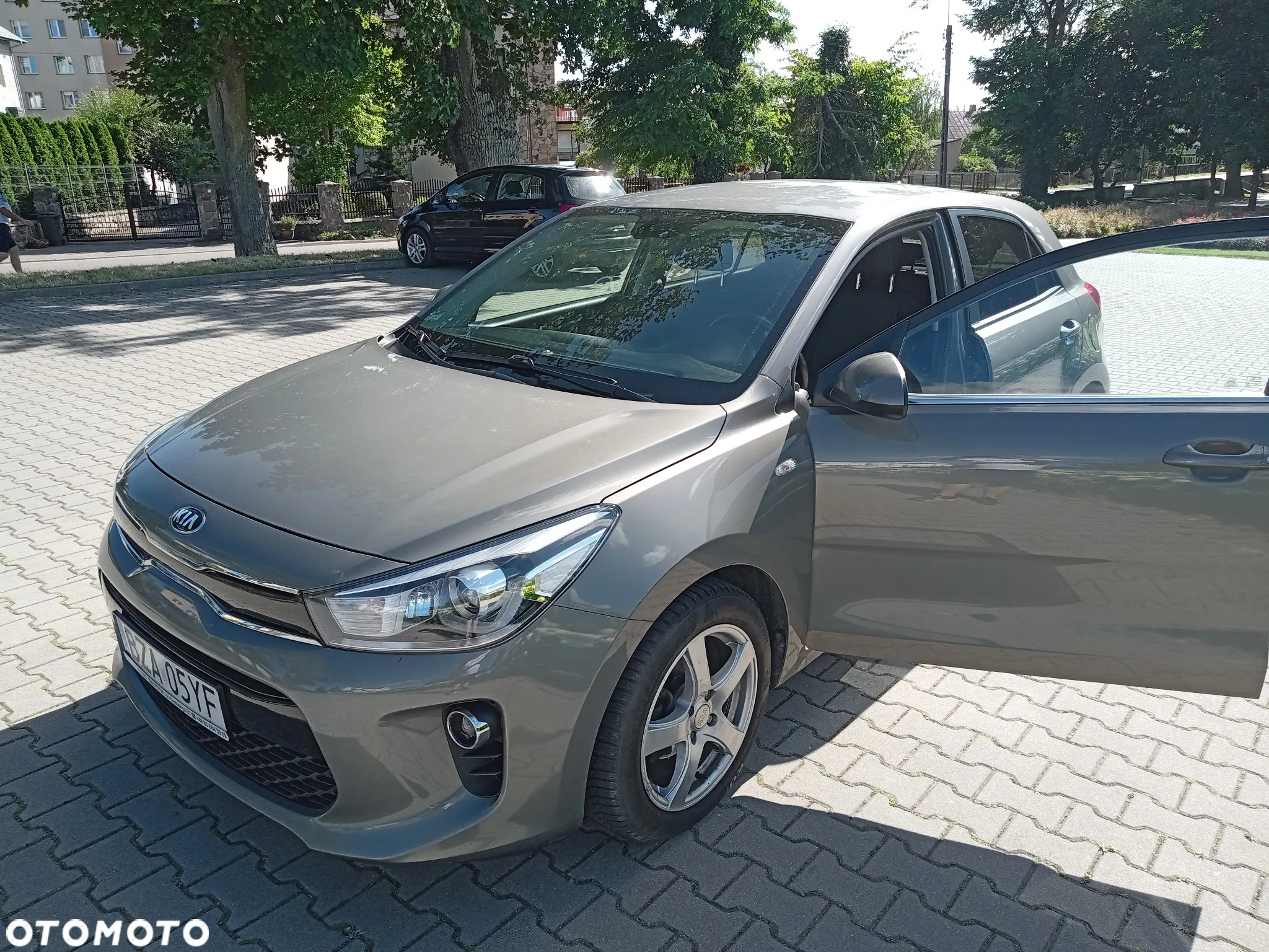 Kia Rio 1.2 M - 10