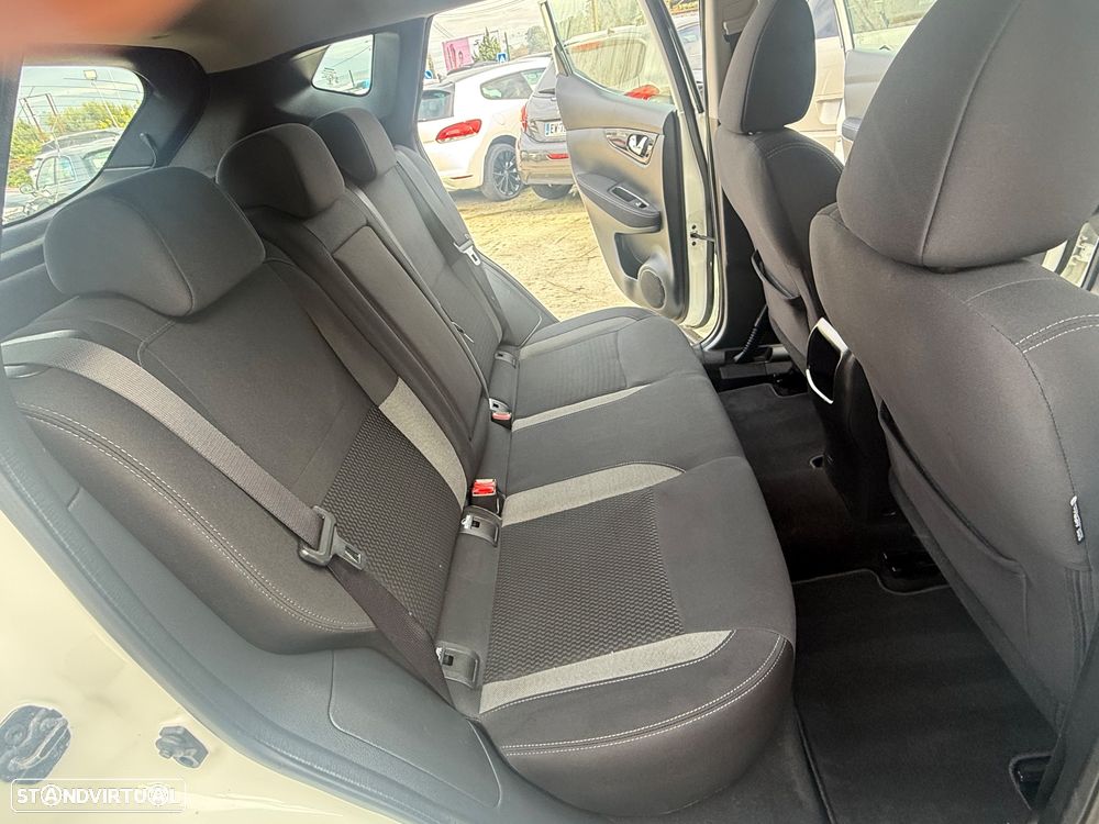 Nissan Qashqai 1.5 dCi N-Connecta J18+Led - 9