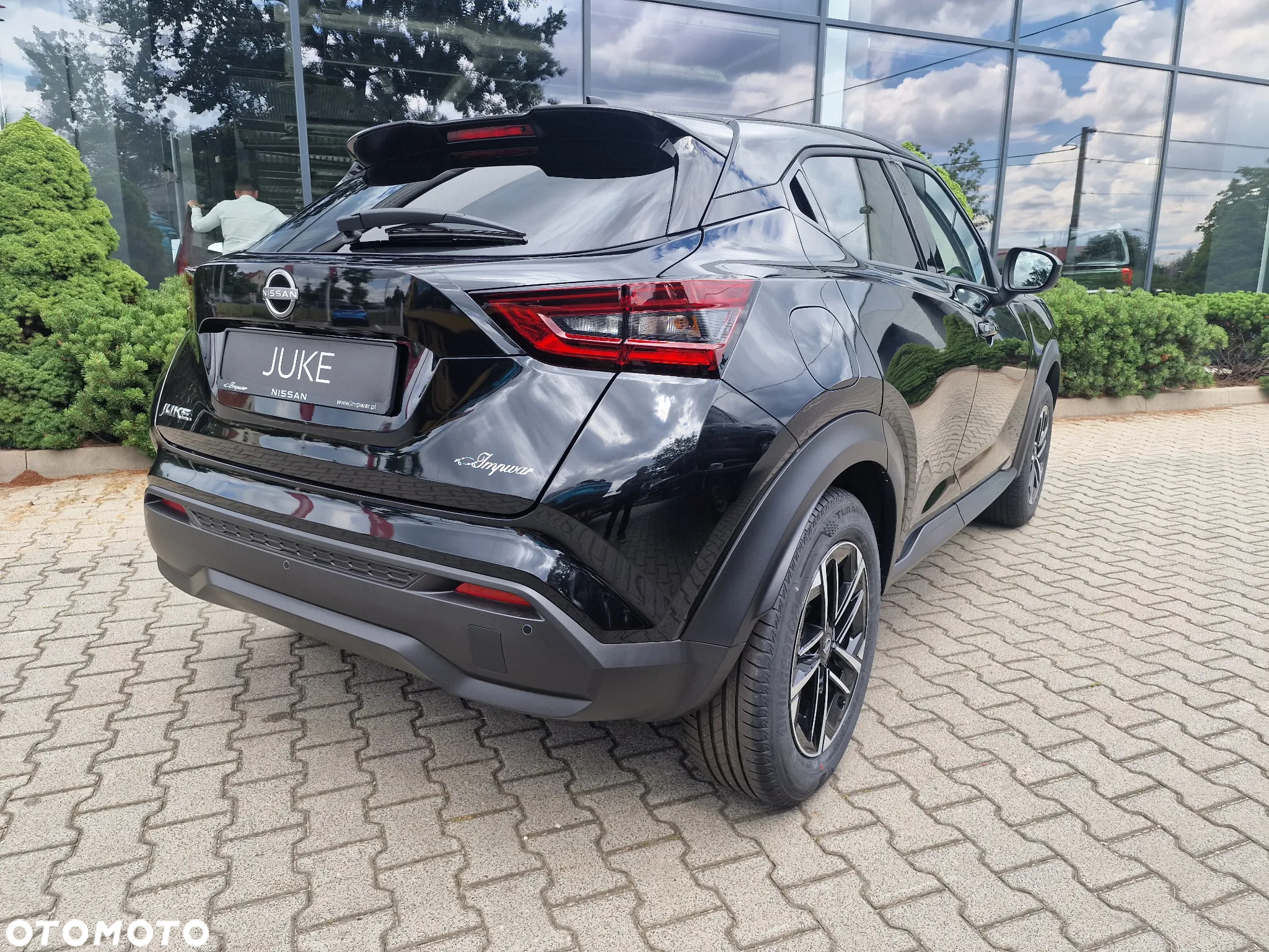 Nissan Juke 1.0 DIG-T N-Connecta DCT - 4