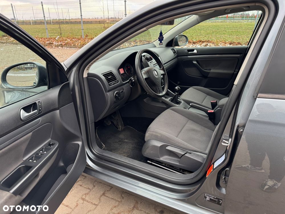 Volkswagen Golf - 11