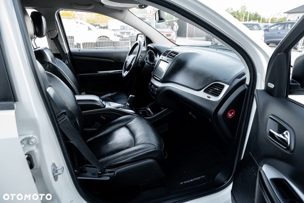 Fiat Freemont 2.0 Multijet 16V DPF Automatik Allrad Black Code - 24