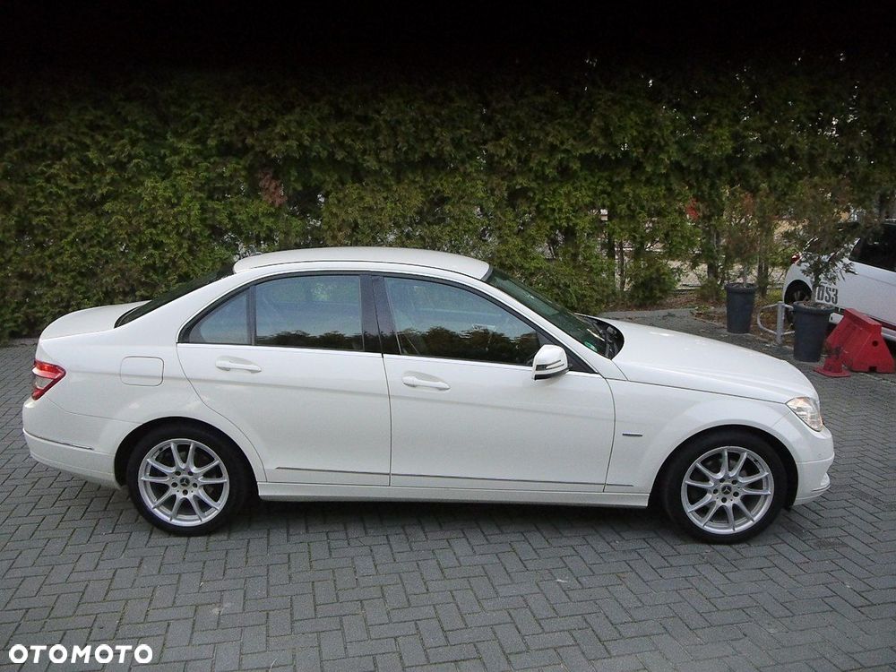 Mercedes-Benz Klasa C 180 BlueEFFICIENCY 7G-TRONIC Avantgarde - 11