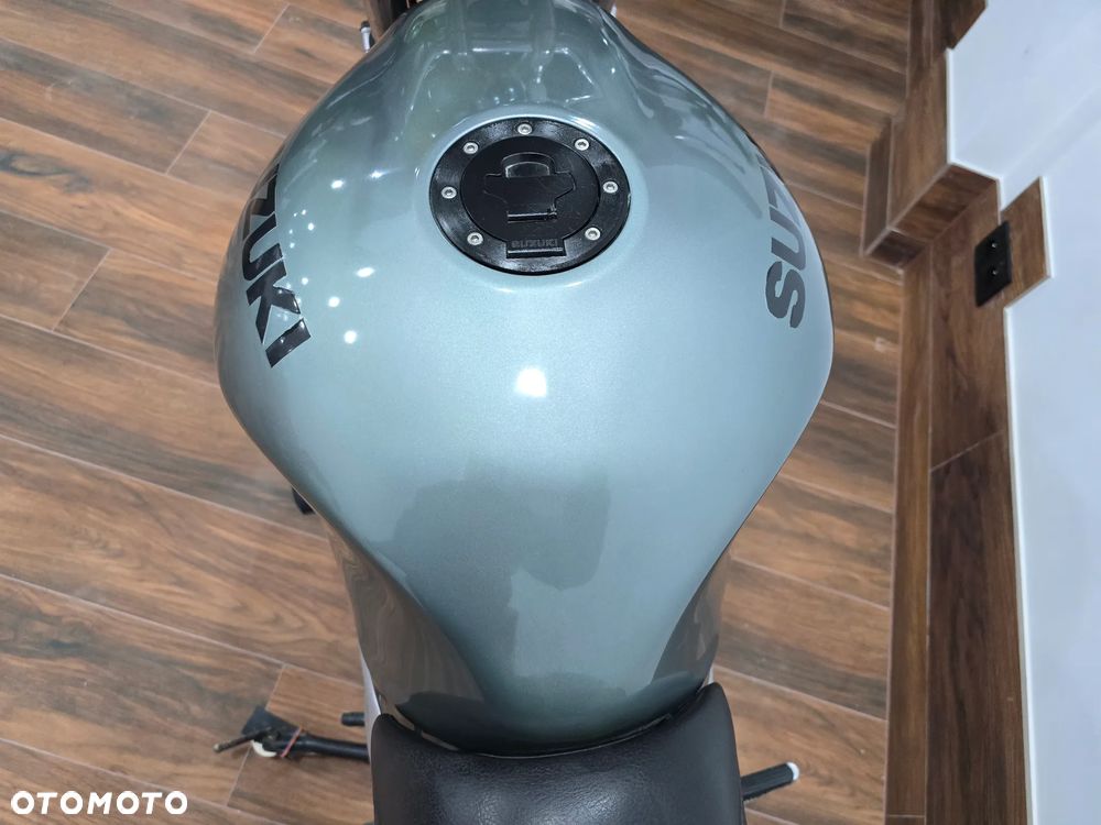 Suzuki SV - 17