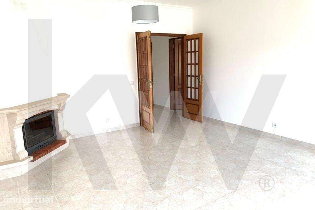 Apartamento T2 c/ Garagem e Arrecadação para Arrendamento em Mafra - Grande imagem: 4/18