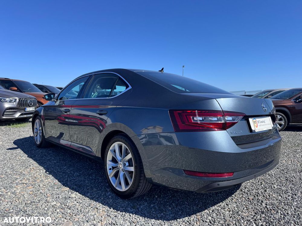 Skoda Superb 2.0 TDI 4X4 DSG Style - 4