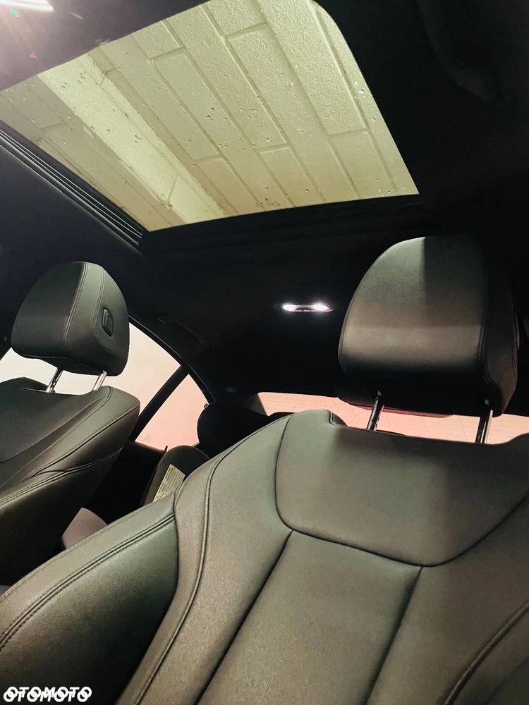 BMW Seria 3 330i xDrive Sport Line sport - 10