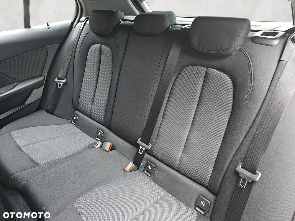 BMW Seria 1 118i - 24