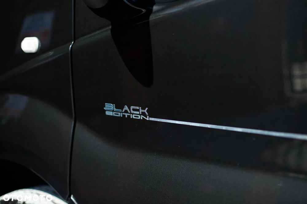 Renault Trafic Grand Passenger Black Edition - 14