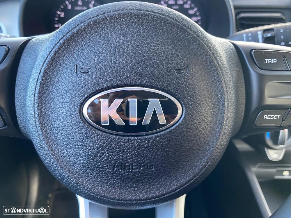 Kia Stonic 1.2 by FILA - 18