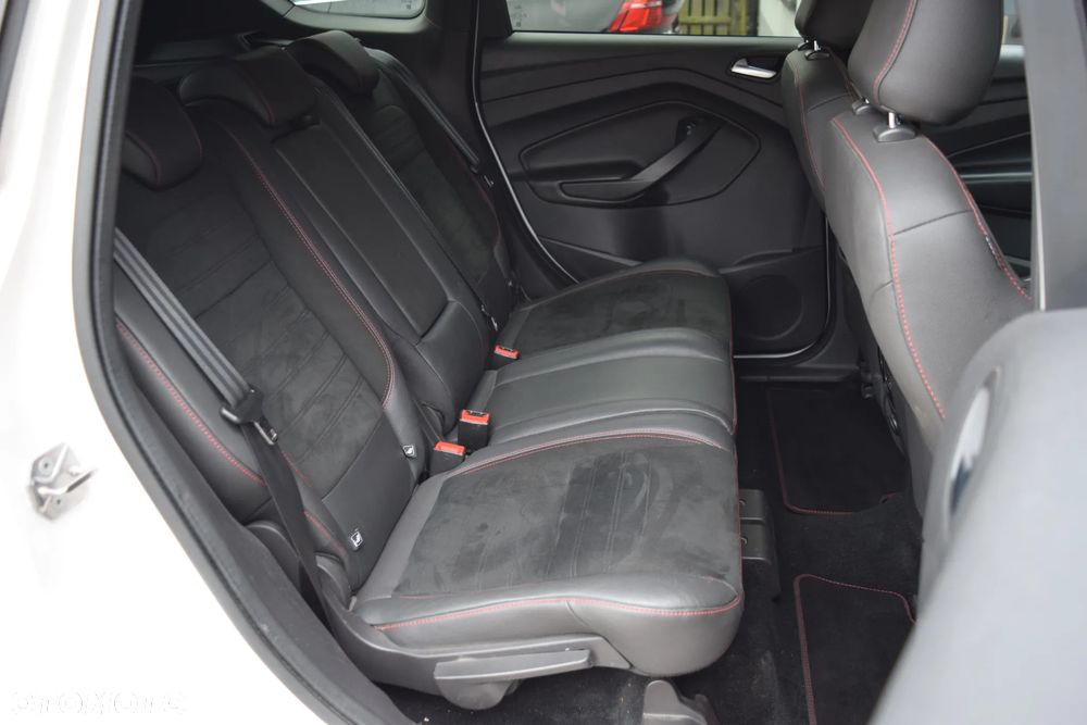 Ford Kuga 2.0 TDCi 4x4 ST-Line - 33