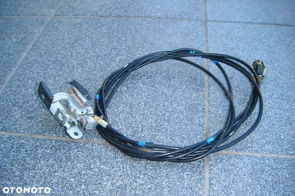 mazda 5 05r linka otwierania klapki paliwa - 2