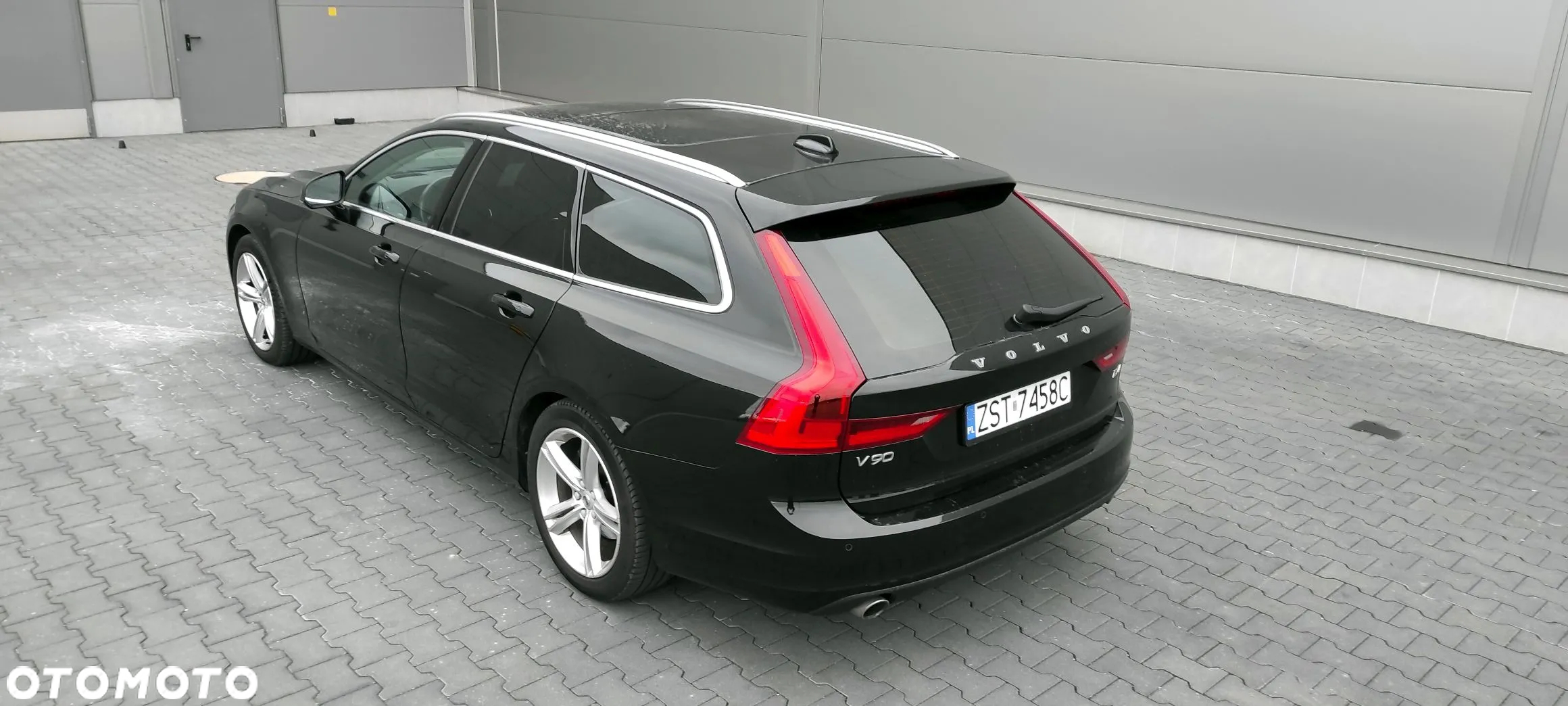 Volvo V90 D4 Momentum - 16