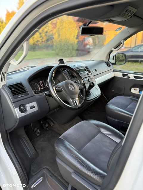 Volkswagen Multivan - 7