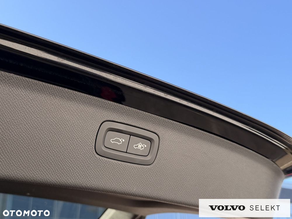 Volvo XC 90 - 31