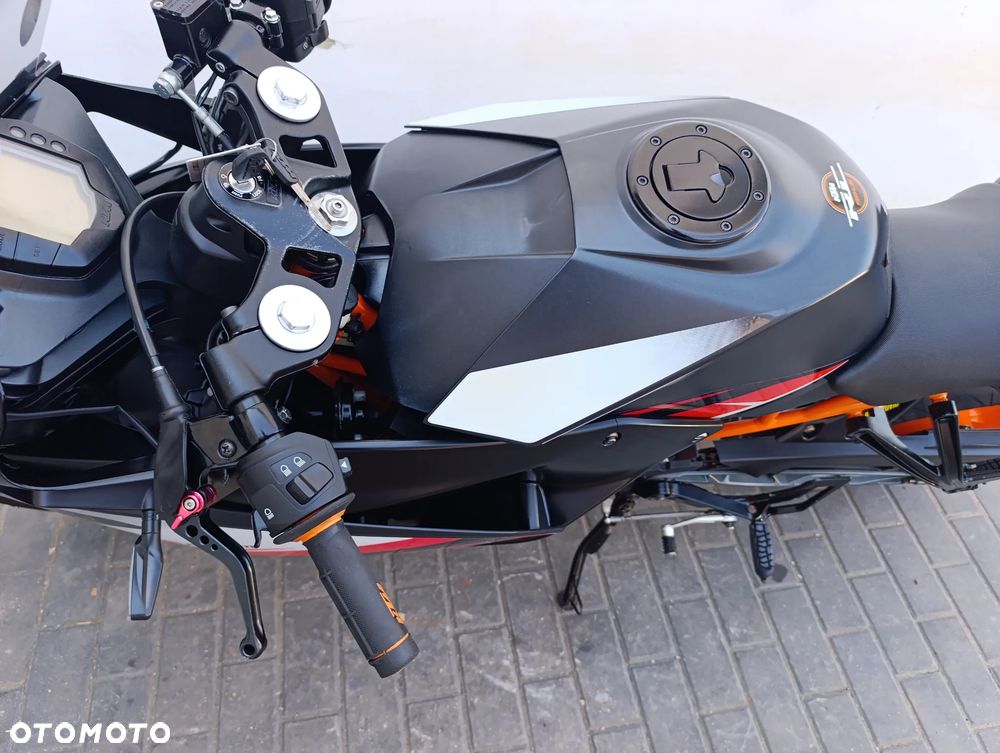 KTM RC 125 - 12
