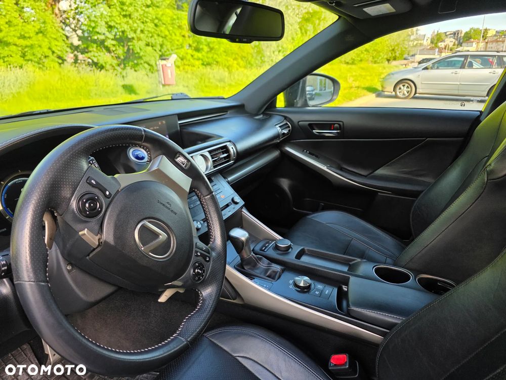 Lexus IS - 27