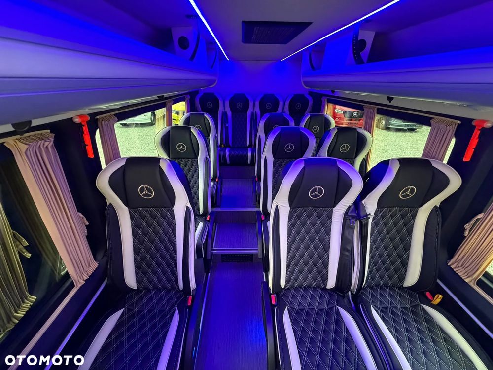 Mercedes-Benz Sprinter 519 - 19