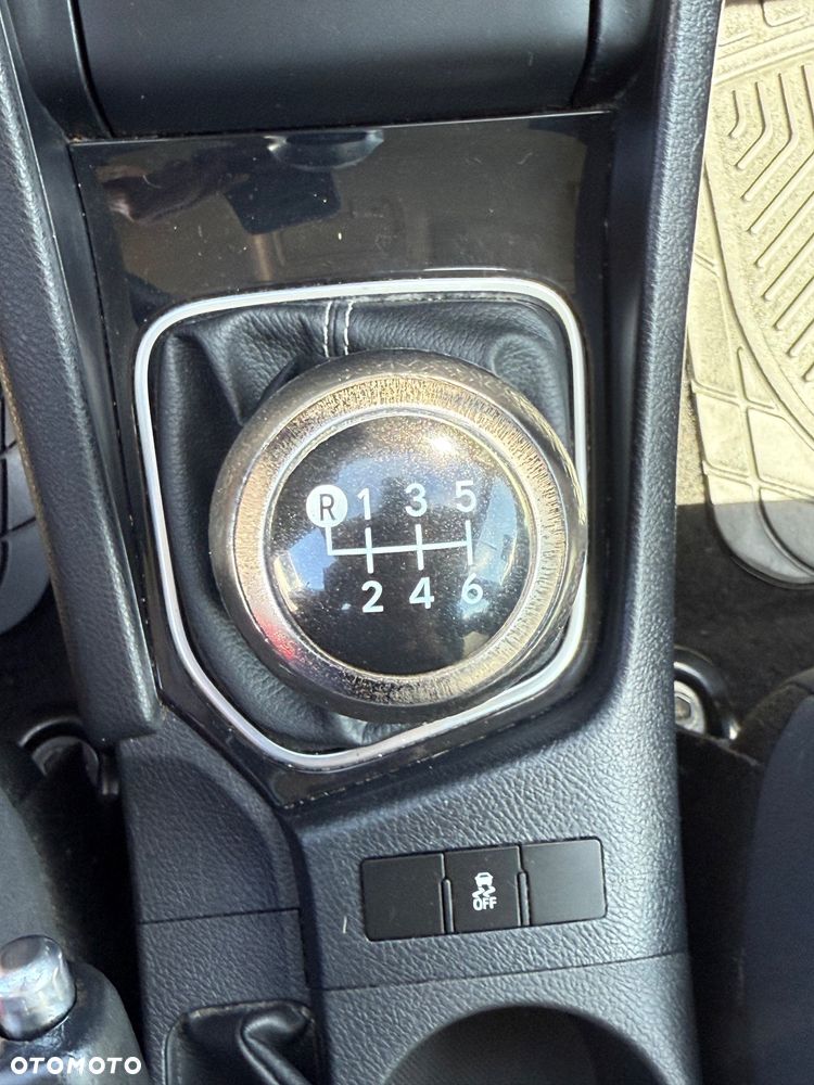 Toyota Auris 1.33 Dual-VVT-i - 23