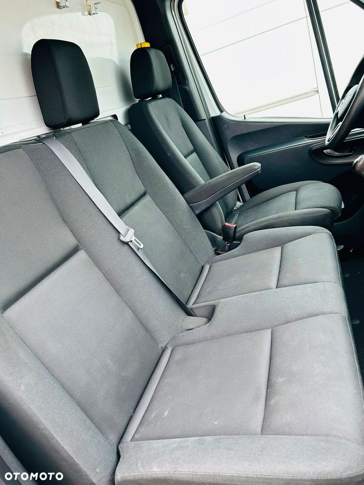 Mercedes-Benz Sprinter - 16