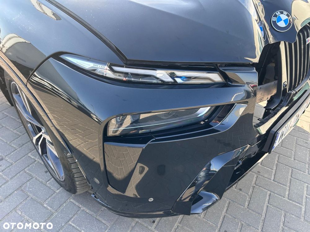 BMW X7 - 7