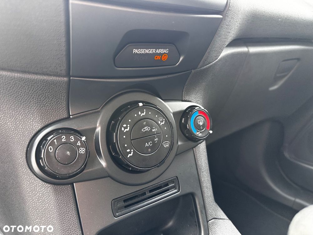 Ford Fiesta 1.25 Platinium X - 18