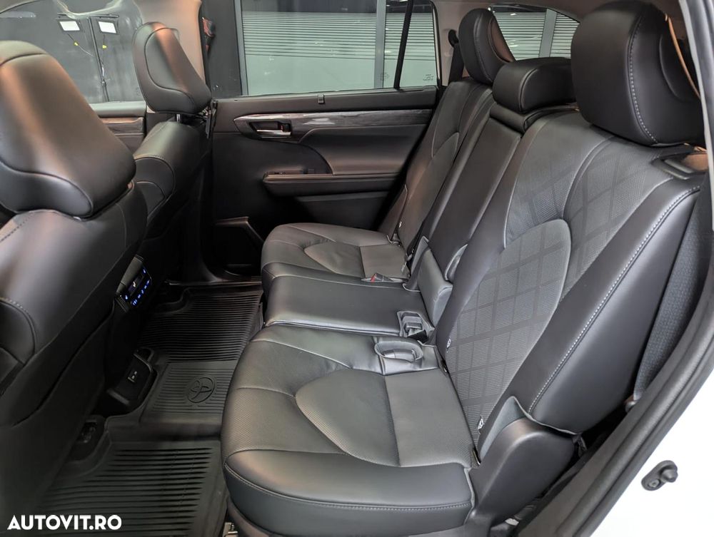 Toyota Highlander 2.5 L Hybrid Dynamic Force 248CP Luxury Pearly - 17