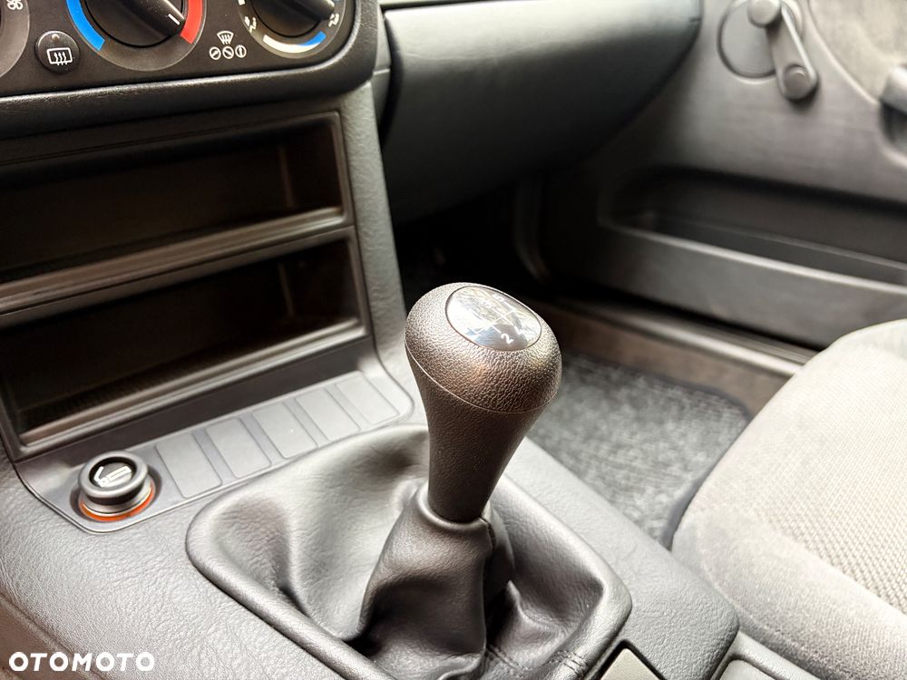 BMW Seria 3 316i - 17