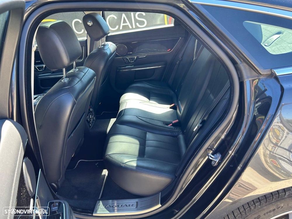 Jaguar XJ 3.0 D V6 Luxury - 29