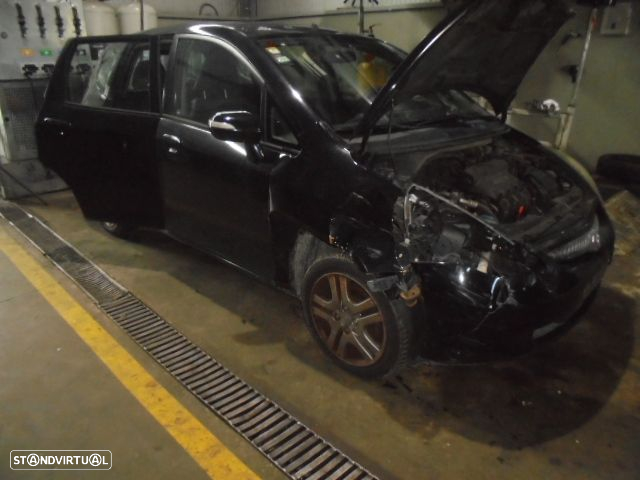 Carro MOT: L12A1 HONDA JAZZ 2 2004 1.2 78CV 5P PRETO GASOLINA - 4
