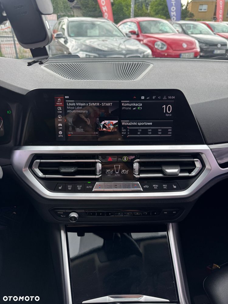 BMW Seria 3 318d Sport Line Shadow - 26