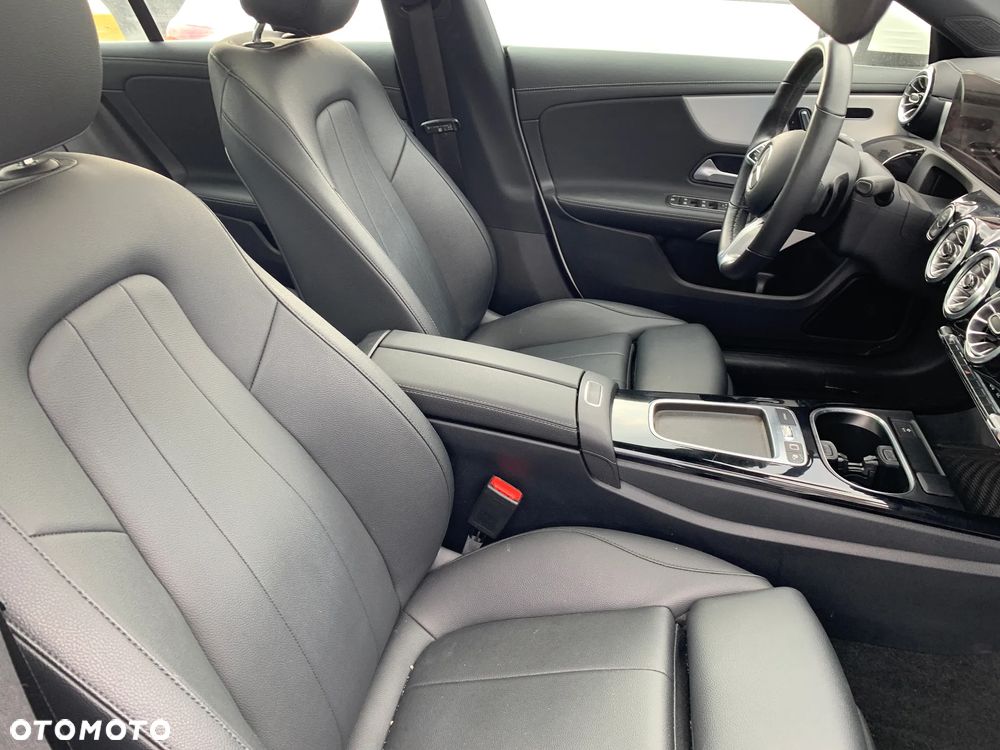 Mercedes-Benz CLA 250 4-Matic 7G-DCT - 10
