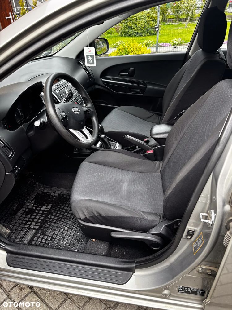 Kia Ceed 1.4 S Euro2012 - 9