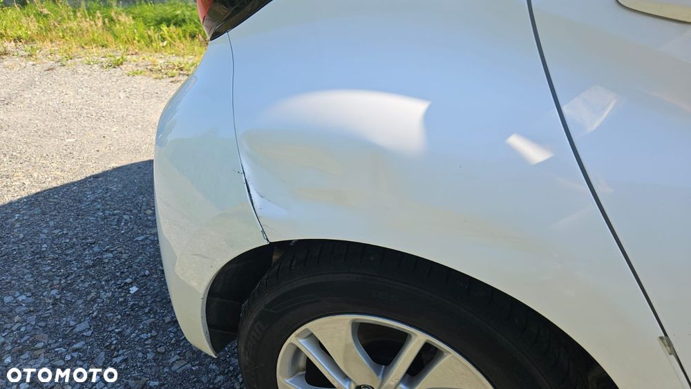 Toyota Yaris - 12