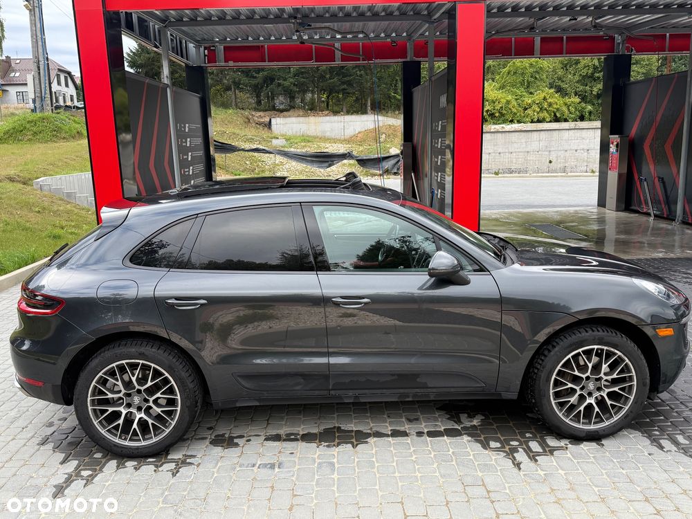 Porsche Macan - 1